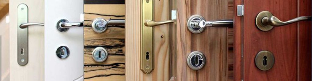 egyedi tevezésű és készítésű ajtó