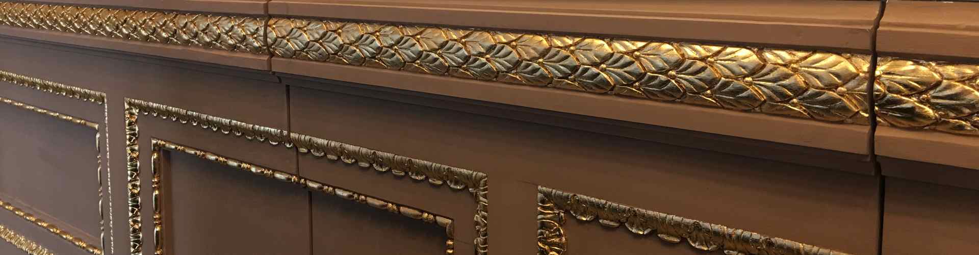 falburkolat faragott